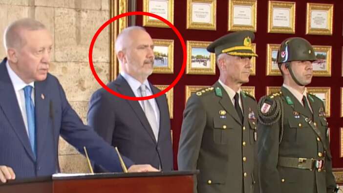 Yanından bir an olsun ayrılmadı: Anıtkabir'de Erdoğan’ın gölgesi gibi dolaşan bu adam kim?