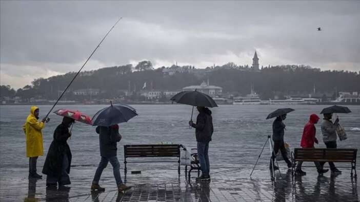 Şemsiyesiz evden çıkmayın: İstanbul güne sağanakla uyandı! Meteoroloji gün verip uyardı: Daha şiddetlisi geliyor!