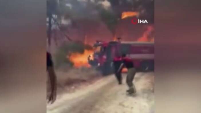 Çanakkale’de korku dolu anlar: İtfaiye ekibi alevlerin arasında kaldı, canını zor kurtardı!