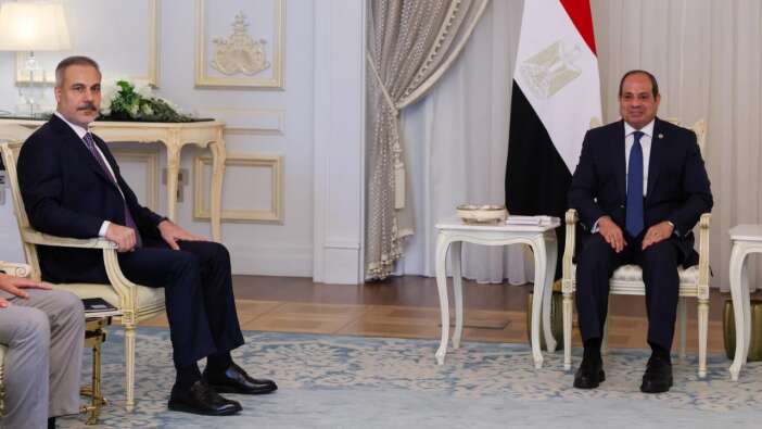 Mısır'da kritik görüşme: Hakan Fidan,  El Alameyn kentinde Sisi'yle bir araya geldi