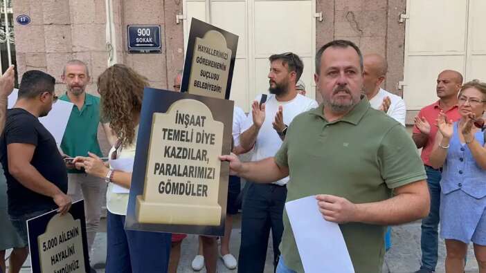 İzmir'de kooperatif mağdurlarından Cemil Tugay’a sert tepki: Depremde yaşanacak can kayıplarından bizzat sorumlu olacaksınız!