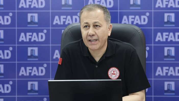 İçişleri Bakanı Ali Yerlikaya'dan sevindiren haber: Çanakkale yangınları kontrol altında!