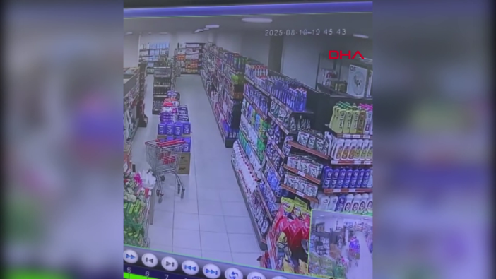 Panik anları görüntülendi! Balıkesir depremi marketin güvenlik kamerasında!