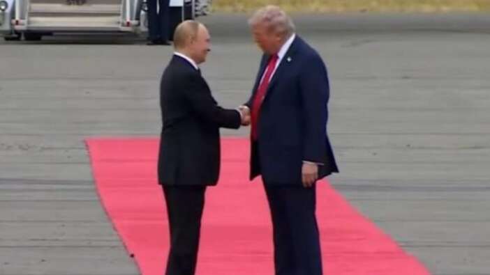 Dünyanın gözü bu zirvede! Trump ve Putin Alaska'ya indi!