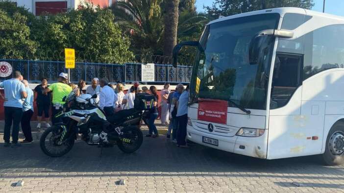 Taşımalı miting skandalı!  Çerçioğlu’nun yokluğunda Aydın'da Özgür Özel’e soğuk karşılama