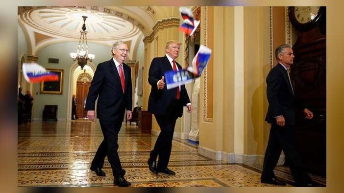 Trump'a Rusya bayraklı protesto!