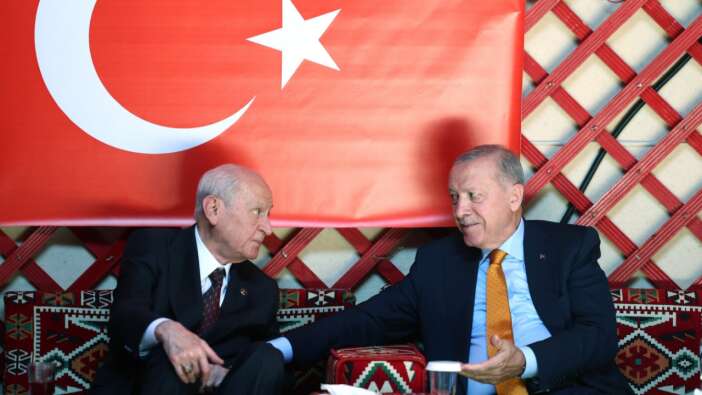Ahlat'ta Selçuklu Mezarlığı ziyareti... Cumhurbaşkanı Erdoğan, Devlet Bahçeli ile han çadırında sohbet etti!