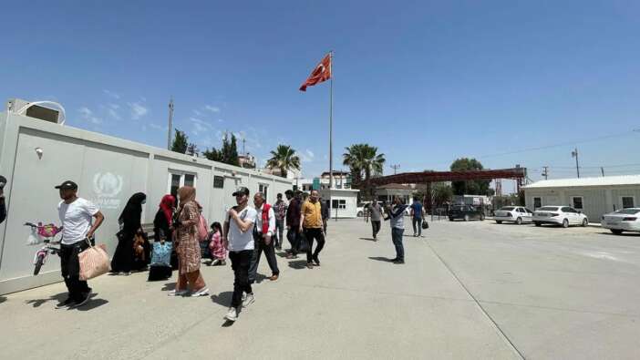 İçişleri Bakanı Ali Yerlikaya açıkladı: Büyük göç dalgası! Ülkelerine dönen Suriyelilerin sayısı 450 bin 169 oldu