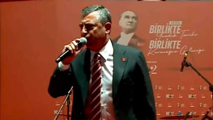 İl Başkanlığı'nı çalışma ofisi yaptı! Dikkat çeken Özgür Özel yorumu: Binada ne saklıyorlar?