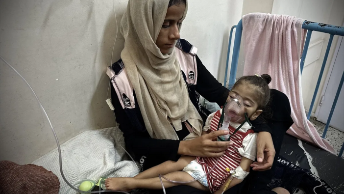 Gazze'den yürek yakan görüntüler: Çocuklar kıtlıkla savaşıyor!