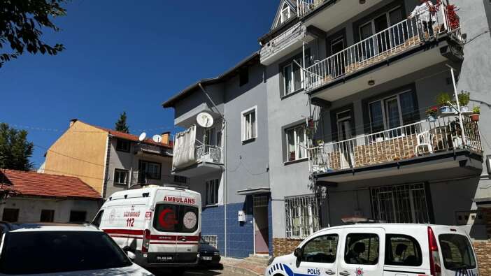 Uşak'ta şüpheli ölüm! Anne evde hareketsiz oğlunu buldu: olay yeri incelemesi başladı