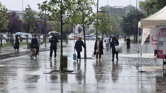 Meteoroloji uyardı: Marmara ve Karadeniz’de kuvvetli sağanak alarmı