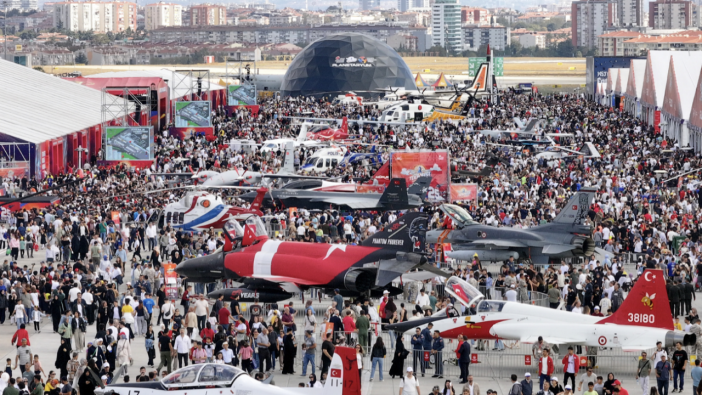 TEKNOFEST, Türkiye’nin yerli üretim gücünü gözler önüne sermeye devam ediyor! İstanbullular, alana akın etti!
