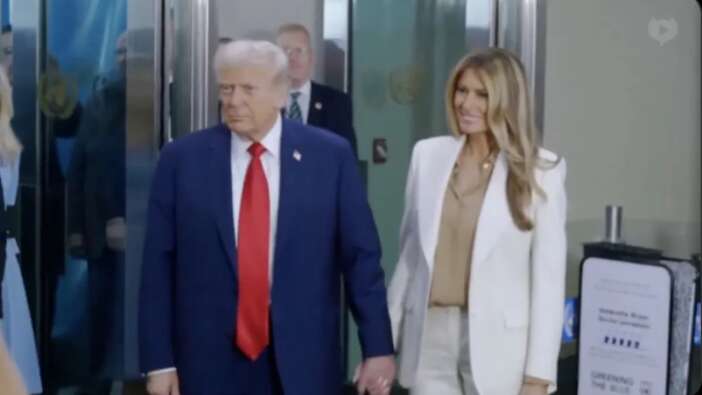 Donald Trump ve Melania Trump'a sabotaj iddiası: Yürüyen merdiven kapatıldı!