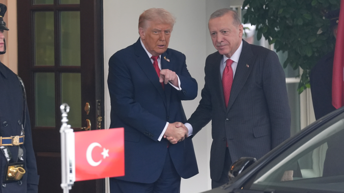 Dünyanın gözü bu zirvede! Trump Erdoğan'ı kapıda bekledi! İşte ilk görüntüler