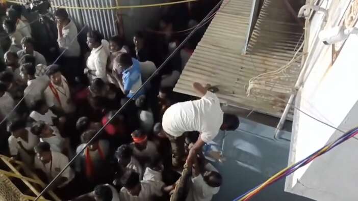Kalabalık kontrol edilemedi! Hindistan’da siyasi mitingde facia: 38 Ölü, 58 Yaralı