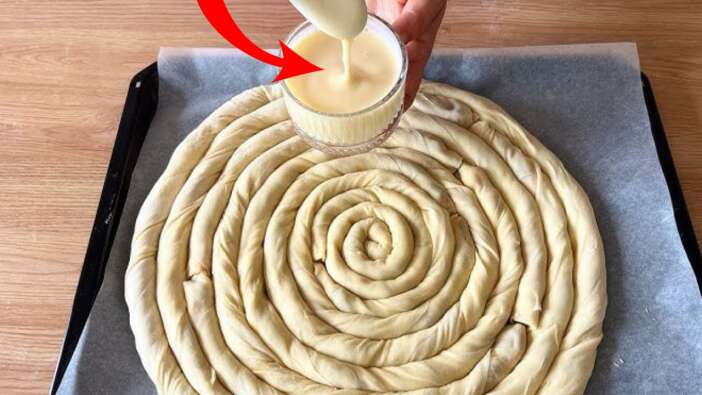Kastamonu'dan gelen sır... Hamura 1 bardak eklenirse börek asla yumuşamıyor ve çıtır çıtır oluyor!