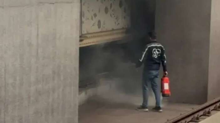 Mahmutbey metrosunda yangın! Yolcular tahliye edildi