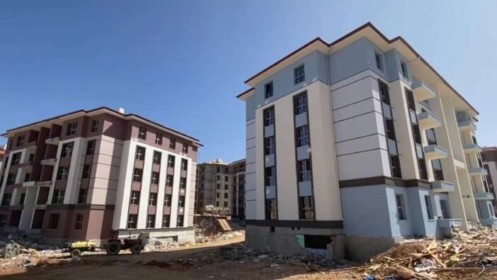 Fahiş kiralara karşı dev adım! TOKİ’nin kiralık sosyal konut projesi detayları belli oldu