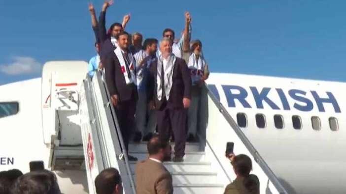Sumud Filosu aktivistleri Türkiye’ye döndü! ''Yaşasın Özgür Filistin'' sloganları ile karşılandılar.