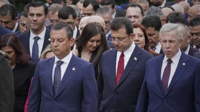 Özgür Özel’den Mansur Yavaş ve Ekrem İmamoğlu açıklamaları! Kimsenin yedeği değil, adayımız İmamoğlu