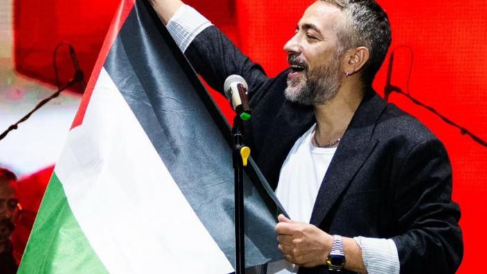 İstanbul'dan Gazze'ye mesaj! Resul Dindar Filistin bayrağı açtı: Bir çocuğun eline diken batsa bütün dünya yanmalı