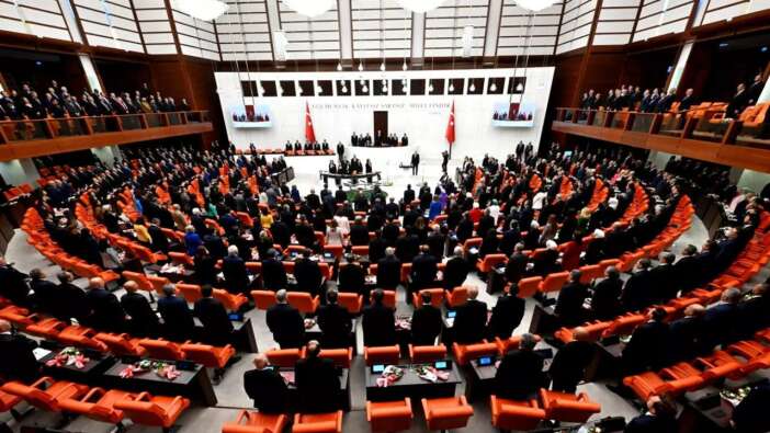 CHP listesinden giren vekiller birer birer AK Parti saflarında! Son 2,5 yılda Meclis’te tablo değişti: 3 milletvekili daha AK Parti’ye mi geçiyor?