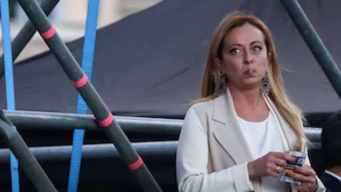 Giorgia Meloni'den olay çıkış: Sigarayı bırakmaya zorlanırsam, birini öldürürüm!