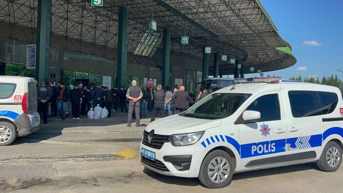 Uyarılara aldırmadı, ateş açtı! İzmit Otogarı’nda çatışma gibi anlar: Uzman çavuş vurularak etkisiz hale getirildi
