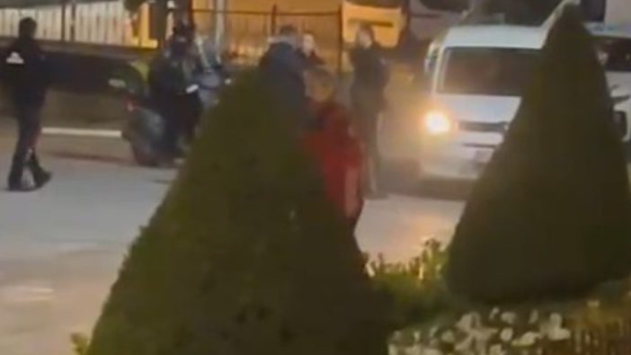 CHP'li belediyede skandal! İşten çıkarılan işçi belediye önünde kendini yaraladı