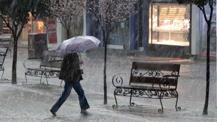 İstanbul’da kırmızı alarm! Fırtına ve ani sel kapıda! Sıcaklık 7 derece birden düşecek