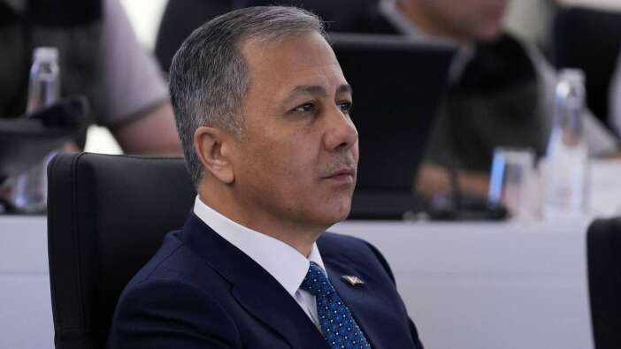Can kaybı var mı? Bakan Yerlikaya: “3 bina ve 1 dükkan yıkıldı"