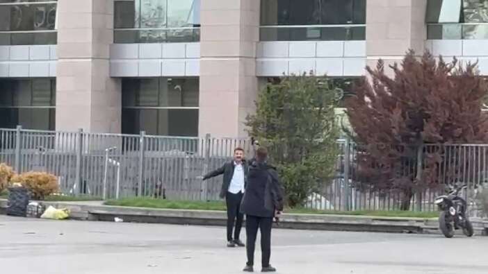 İstanbul Adalet Sarayı’nda silahlı intihar girişimi: Polis müdahale etti