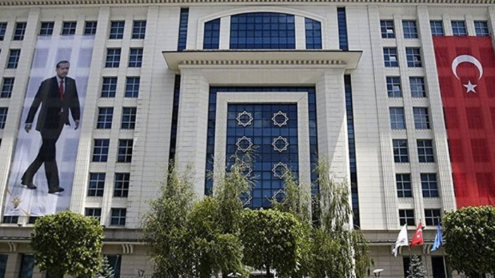 AK Parti İstanbul'da Üç ilçe başkanı birden görevden alındı