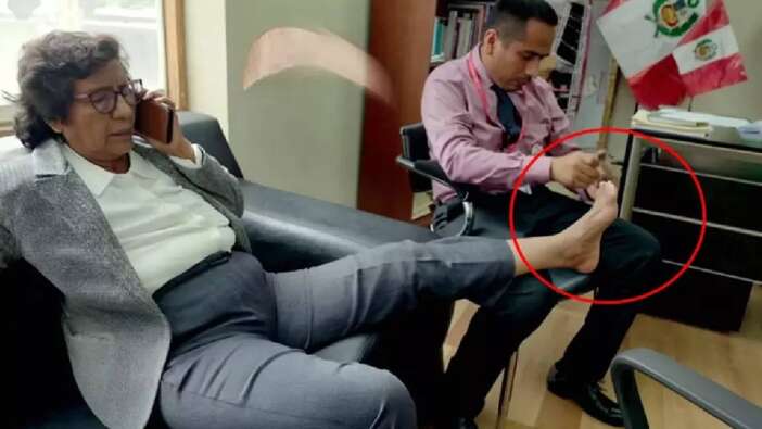 Eşitliği böyle mi savunuyor? Peru’da solcu vekil skandalı: Yardımcısına ayak tırnaklarını kestirdi
