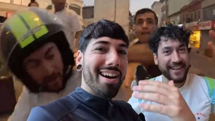 Beyoğlu’nda sokak terörü! İspanyol Youtuber’ı darbettiler: Saldırganlar suç makinesi çıktı