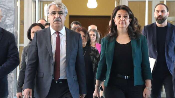 DEM Parti İmralı’ya gidiyor! Heyet 3 Kasım’da Abdullah Öcalan’la görüşecek: Beştepe ziyareti sonrası ilk kez...
