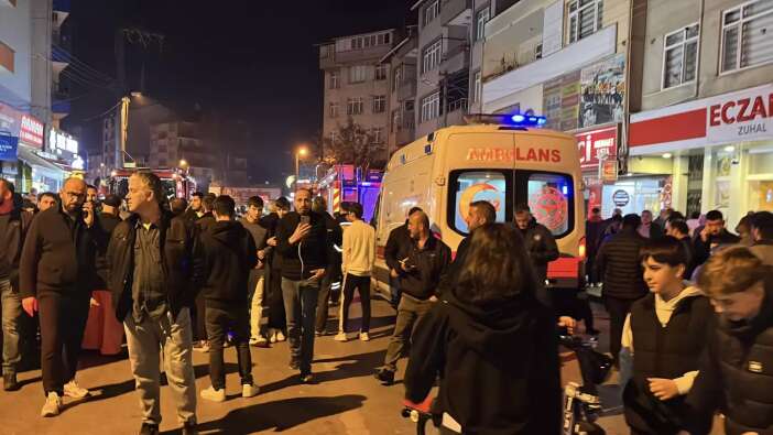 Gebze'de çökme alarmı! Binadan korkunç çıtırtı sesleri!  Vatandaşlar tahliye ediliyor