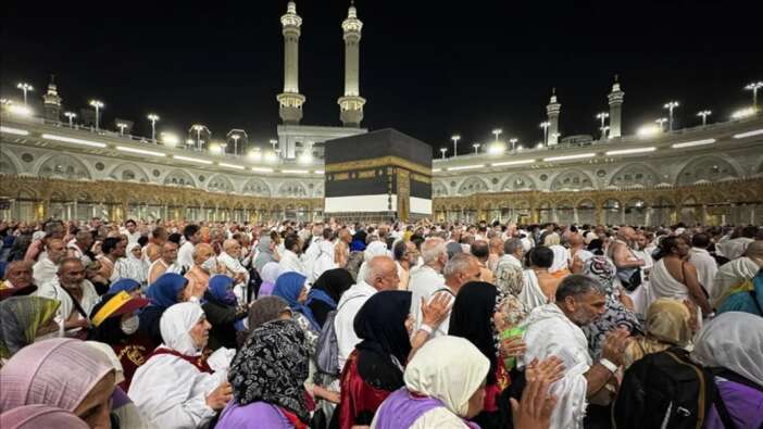 Suudi Arabistan’dan yeni kural: Hacca gitmek isteyenlere sağlık raporu şartı!