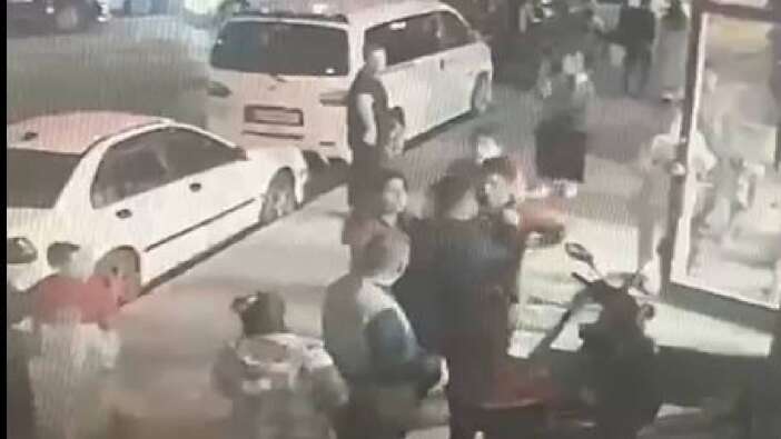 Ayakkabı iadesi kanlı bitti! Görme engelli vatandaş bıçaklı saldırıya uğradı