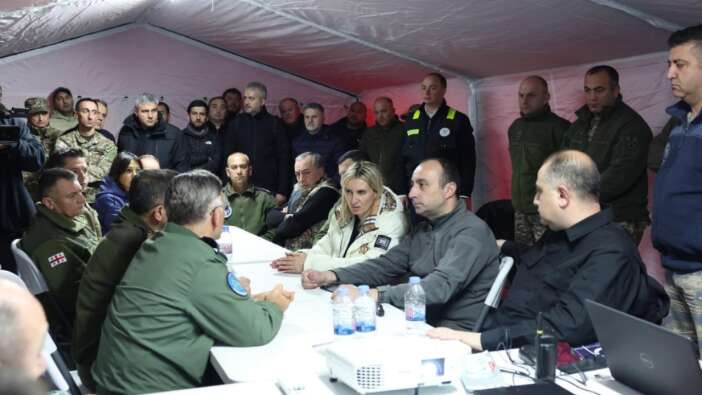 Kaza kırım ekibi olay yerinde! MSB görüntüleri paylaştı... Şehitlerimizin naaşları "Koca Yusuf" uçağı ile Türkiye'ye getirilecek!