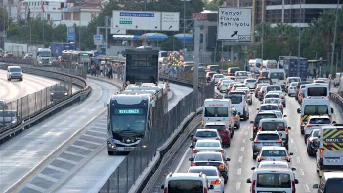 Metrobüs güzergahı mı değişti? Metrobüsler hangi köprüden geçiyor?