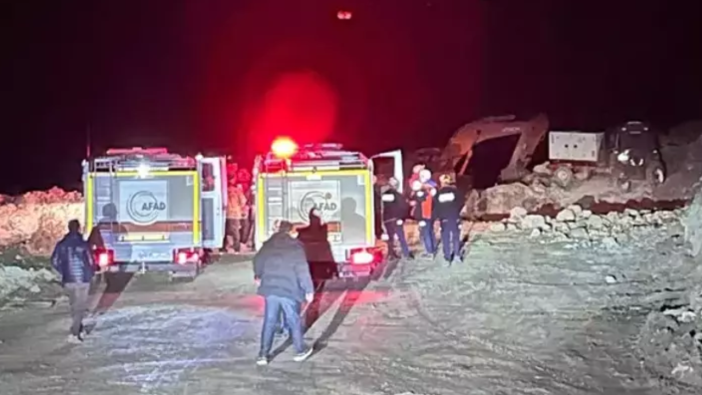Sivas'ta demir madeni ocağında göçük! Şantiye müdürü toprak altında kaldı
