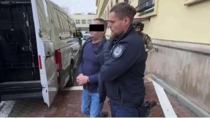 Kırmızı bültenle aranıyordu! Polonya polisi 43 yaşındaki suç örgütü üyesini gözaltına aldı