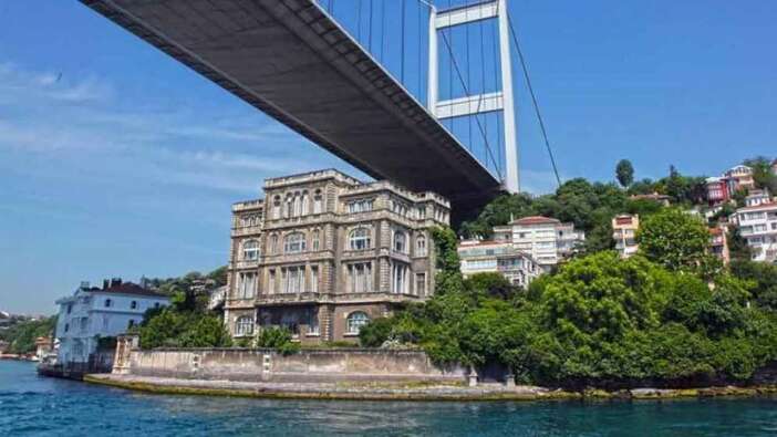 Emlakçılar 130 Yıllık Zeki Paşa Yalısına Fiyat Koyamıyor!