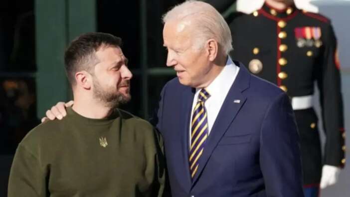 Donald Trump, Joe Biden ve Volodimir Zelenskiy'i topa tuttu!