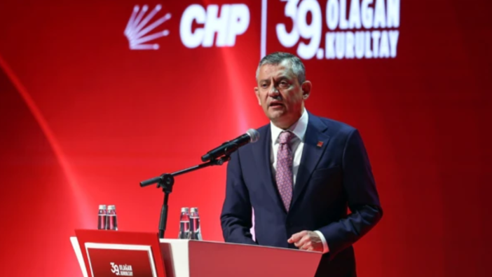CHP’de yeni A Takımı belli oldu: Özgür Özel MYK’yı 18 kişiye düşürdü! Genel Sekreter Selin Sayek Böke, Parti Sözcüsü Zeynel Emre oldu!