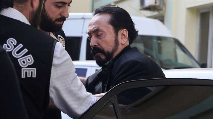 Adnan Oktar'ın trollerine operasyon! 450 sosyal medya hesabı engellendi