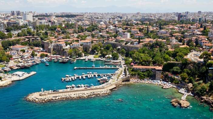 İstanbul – Antalya Uçuşları: İç Hat Seyahatlerinde En Çok Tercih Edilen Rota