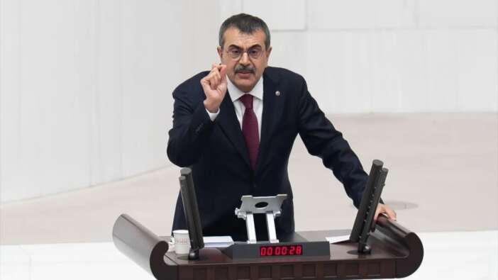 Yusuf Tekin’den “Atatürk'süz karne” iddialarına sert yanıt: Asrın hırsızlığını bu yalanla örtmeye çalışıyorlar!